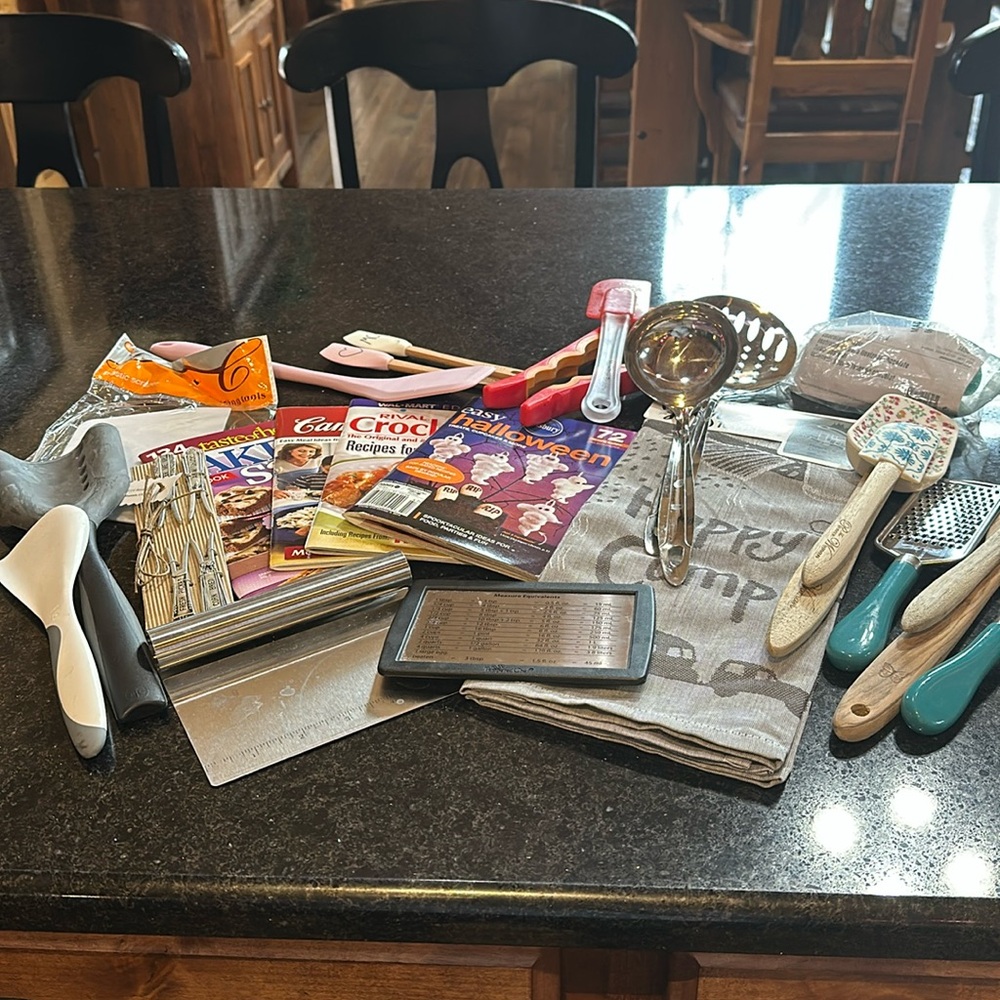Kitchen/baking lot. 25 pieces